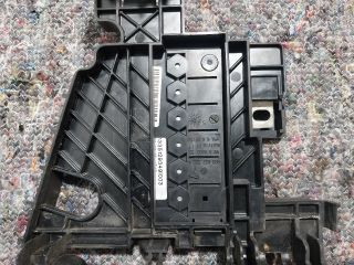 bontott VW UP Akkumulátor Tartó