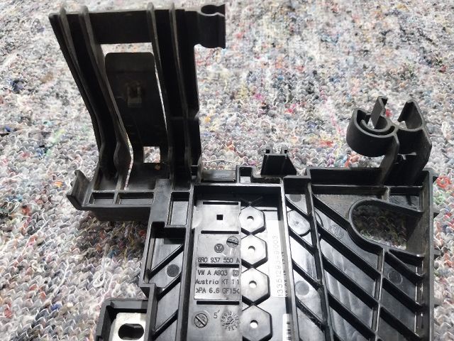 bontott VW UP Akkumulátor Tartó