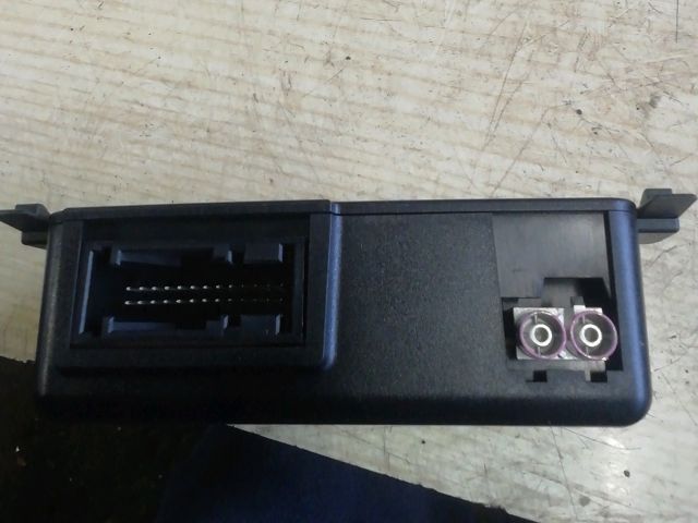 bontott VW UP Antenna Erősítő