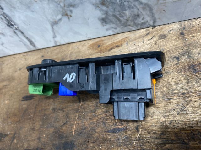 bontott VW UP Bal első Ablakemelő Kapcsoló