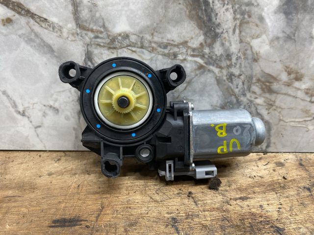 bontott VW UP Bal első Ablakemelő Motor