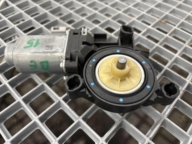 bontott VW UP Bal első Ablakemelő Motor