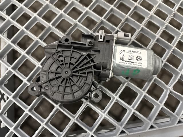 bontott VW UP Bal első Ablakemelő Motor