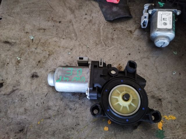 bontott VW UP Bal első Ablakemelő Motor