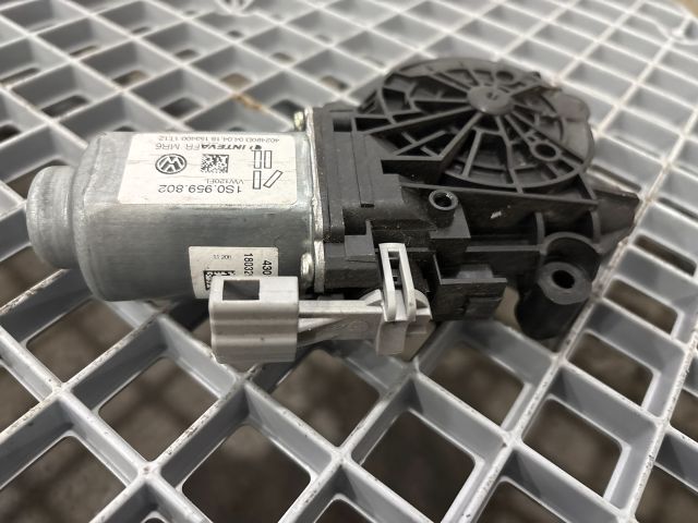 bontott VW UP Bal első Ablakemelő Motor