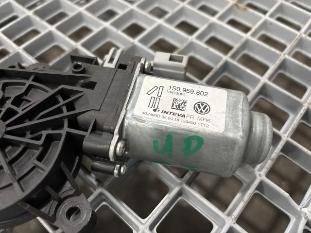 bontott VW UP Bal első Ablakemelő Motor