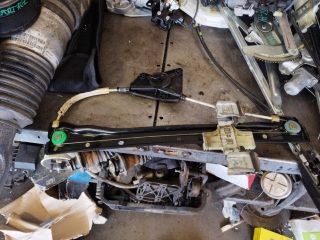 bontott VW UP Bal első Ablakemelő Szerkezet (Elektromos)