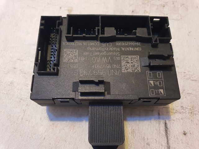 bontott VW UP Bal első Ajtó Vezérlőegység