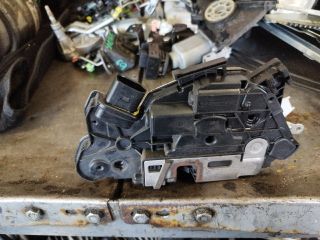 bontott VW UP Bal első Ajtózár