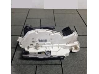 bontott VW UP Bal első Ajtózár