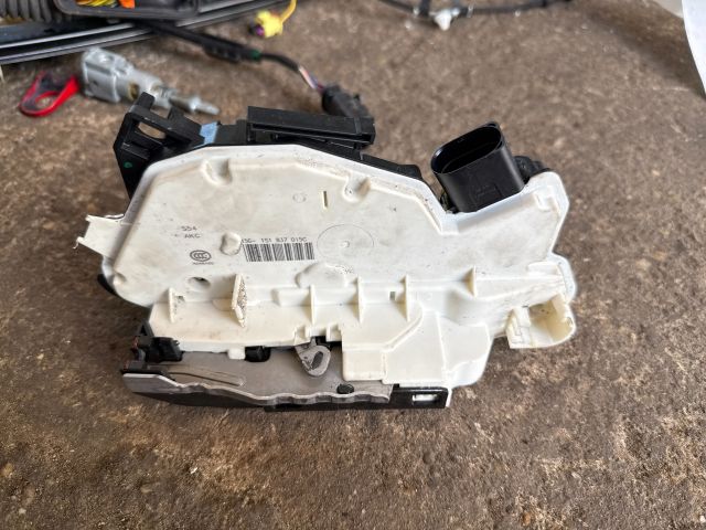 bontott VW UP Bal első Ajtózár