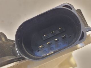 bontott VW UP Bal első Ajtózár