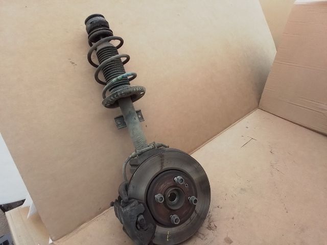 bontott VW UP Bal első Gólyaláb (Lengécsillapító, Rugó)