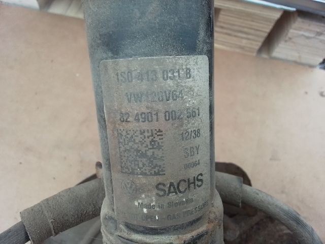 bontott VW UP Bal első Rugó