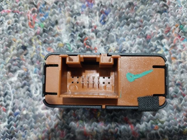 bontott VW UP Bal első Ülésfűtés Kapcsoló