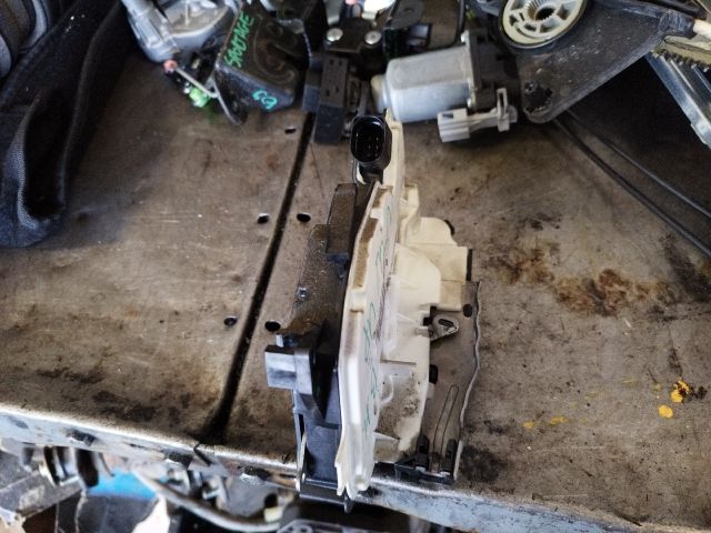 bontott VW UP Bal hátsó Ajtózár