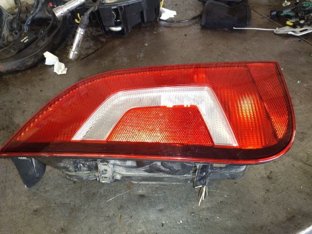 bontott VW UP Bal Hátsó Lámpa