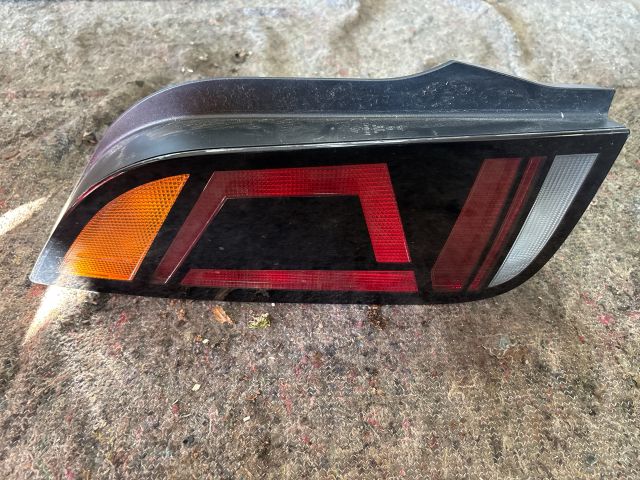 bontott VW UP Bal Hátsó Lámpa