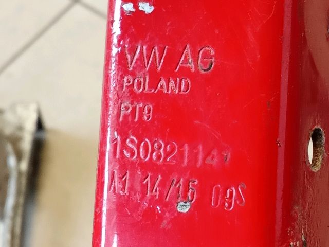 bontott VW UP Bal Sárvédő Oldaltartó