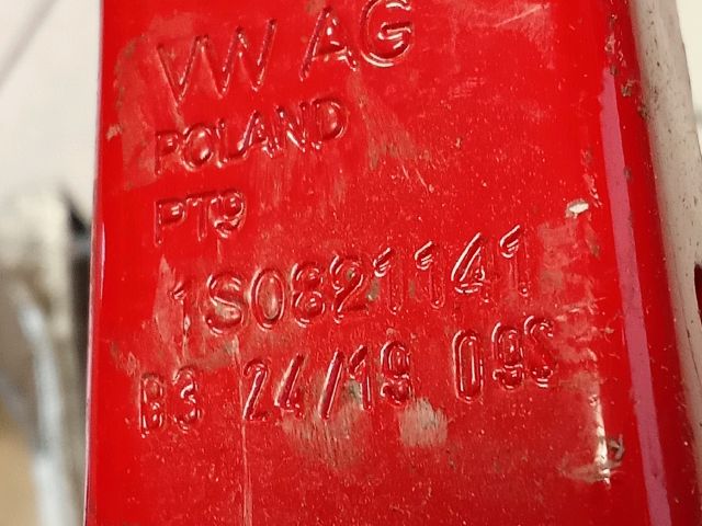 bontott VW UP Bal Sárvédő Oldaltartó