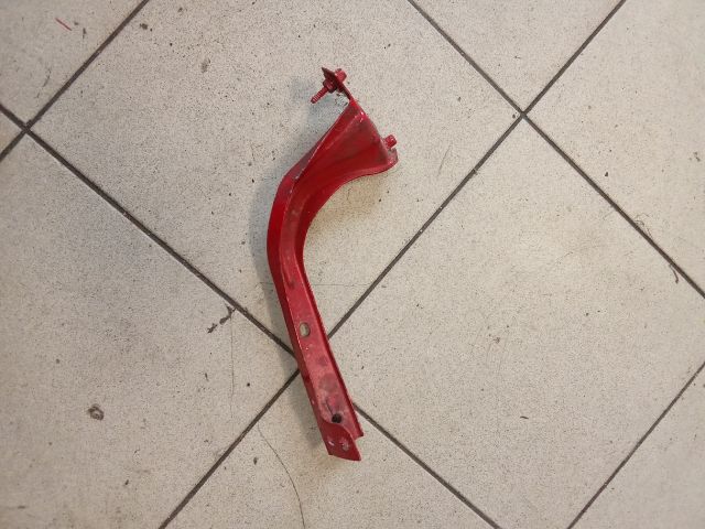 bontott VW UP Bal Sárvédő Oldaltartó