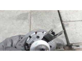 bontott VW UP Csomagtér Nyitó Kar / Gomb