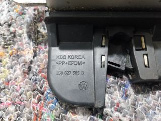 bontott VW UP Csomagtérajtó Zárbetét