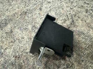 bontott VW UP Csomagtérajtó Zárbetét