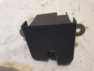 bontott VW UP Csomagtérajtó Zárszerkezet