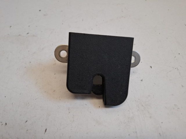 bontott VW UP Csomagtérajtó Zárszerkezet