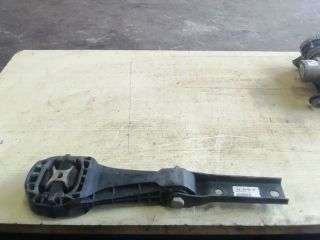 bontott VW UP Motor Tartó Bak (Fém)