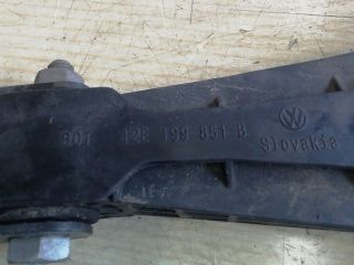 bontott VW UP Motor Tartó Bak (Fém)