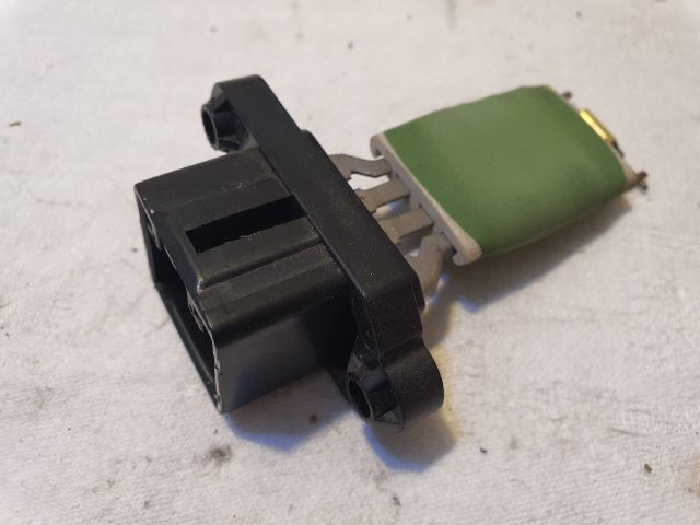 bontott VW UP Előtét Ellenállás Fűtőmotor