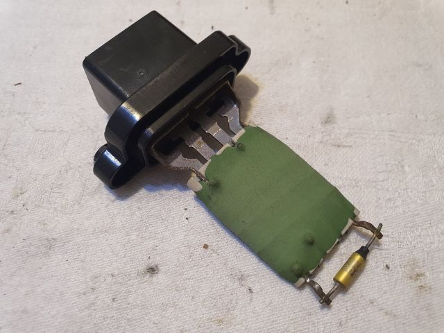 bontott VW UP Előtét Ellenállás Fűtőmotor