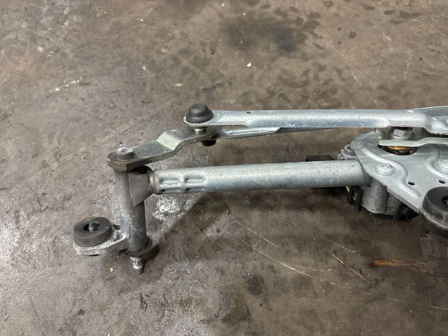 bontott VW UP Első Ablaktörlő Motor