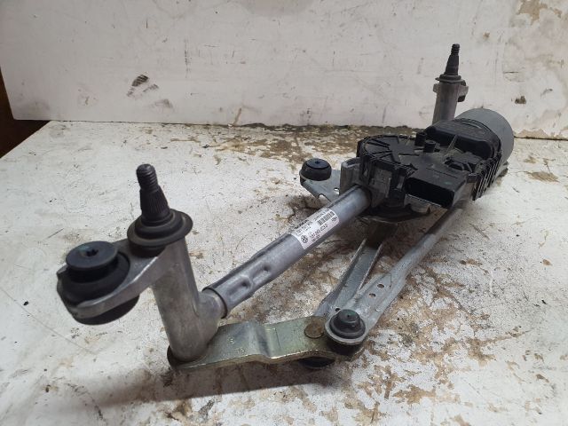 bontott VW UP Első Ablaktörlő Szerkezet Motorral