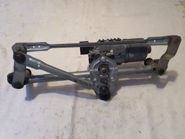 bontott VW UP Első Ablaktörlő Szerkezet Motorral