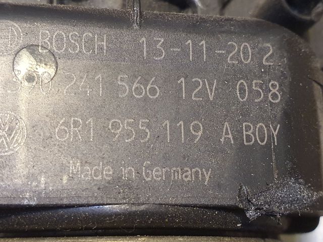 bontott VW UP Első Ablaktörlő Szerkezet Motorral