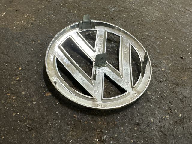 bontott VW UP Első Embléma