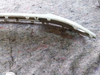 bontott VW UP Első Lökhárító Alsó Középső Díszrács