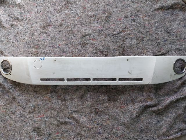 bontott VW UP Első Lökhárító Alsó Középső Díszrács