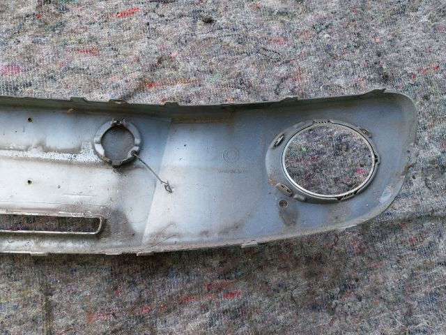 bontott VW UP Első Lökhárító Alsó Középső Díszrács