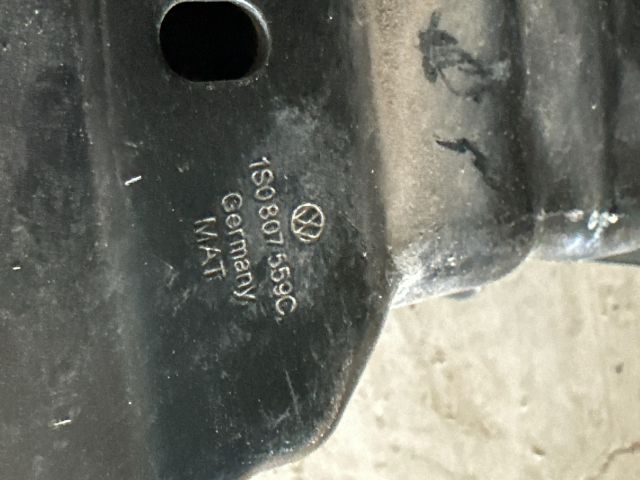 bontott VW UP Első Lökhárító Merevítő (Fém)