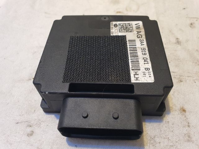 bontott VW UP Feszültségszabályzó