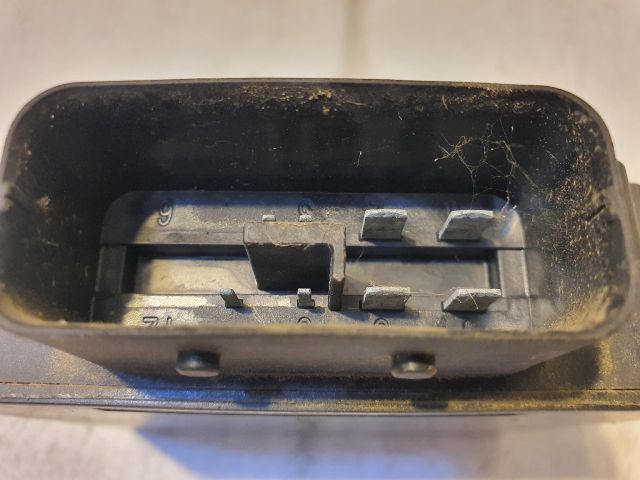 bontott VW UP Feszültségszabályzó