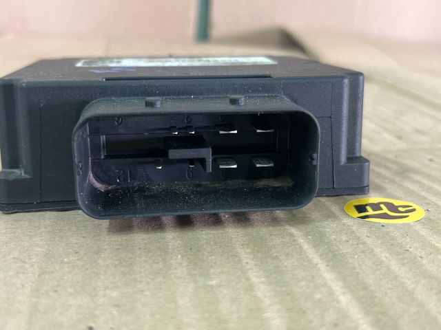 bontott VW UP Feszültségszabályzó