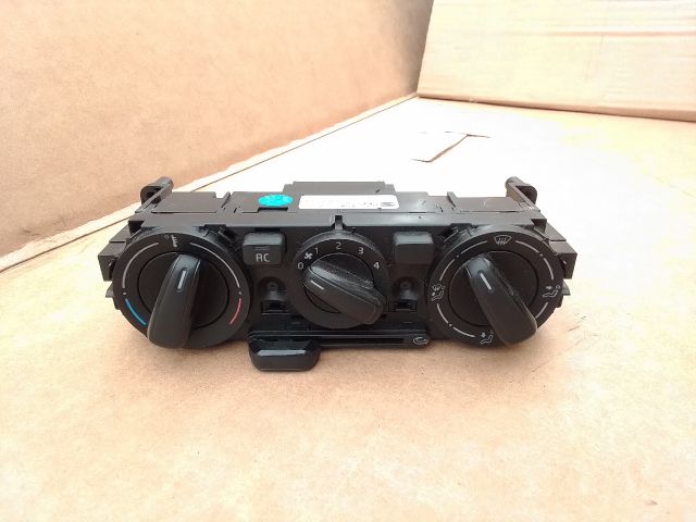 bontott VW UP Fűtéskapcsoló (manuális klímás)