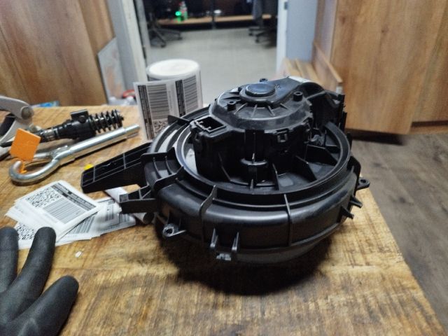 bontott VW UP Fűtőmotor (Klímás)