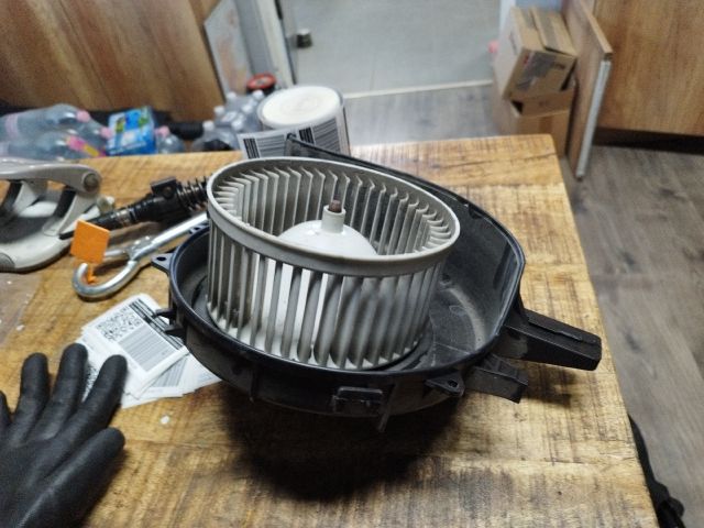 bontott VW UP Fűtőmotor (Klímás)