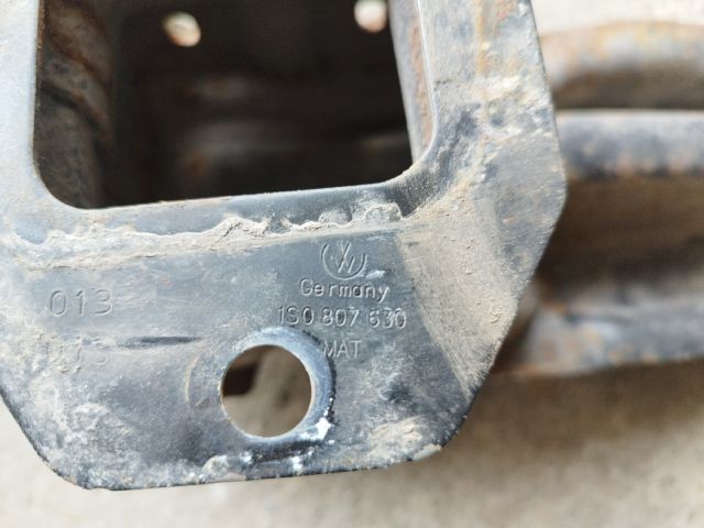 bontott VW UP Hátsó Lökhárító Merevítő (Fém)